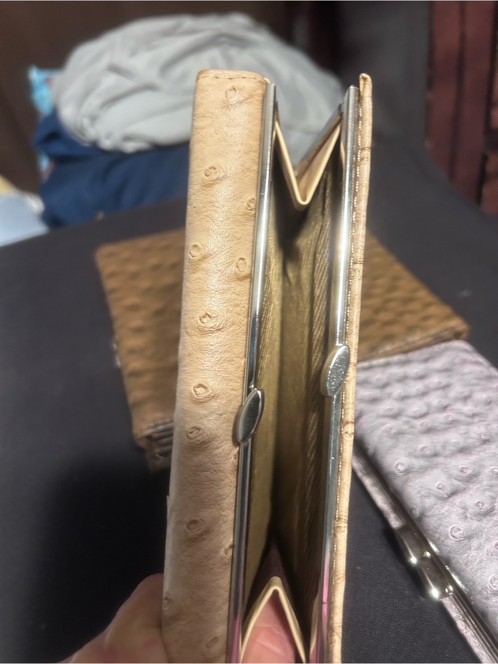 4-wallets - Picture 2 of 3